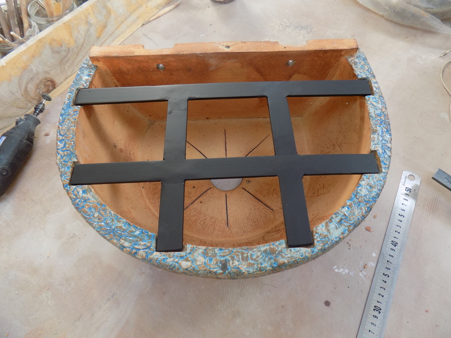 Bac fontaine avec grille en fer forgé, 30cm de large - Poda céramique
